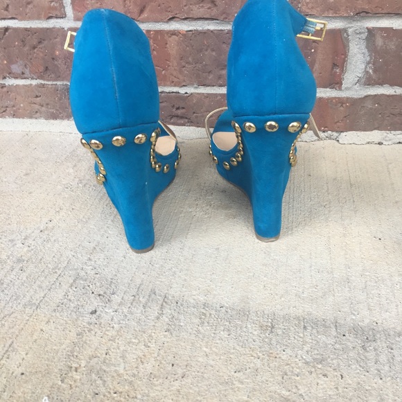 Shoes - Picture 4 of 5